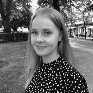 Henkilön kasvokuva Anni Juusola