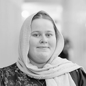 Henkilön kasvokuva Sini Al-Fraidawi